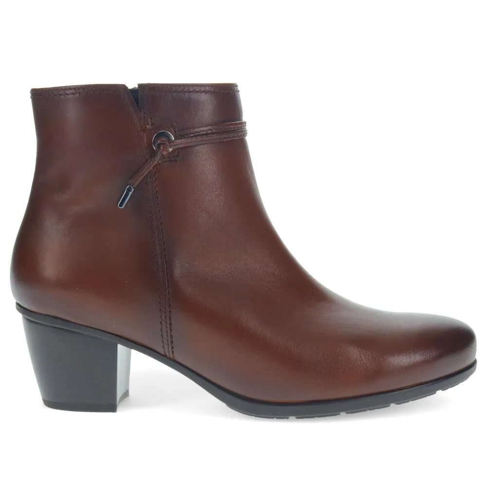 Zip-Up Leather Ankle Boots - GAB40528 / 326 334