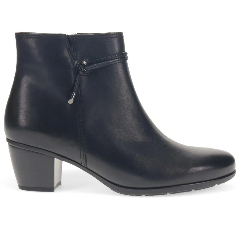 Zip-Up Leather Ankle Boots - GAB40528 / 326 334